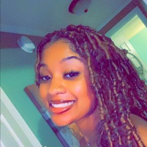 Meet your Posher, Amber